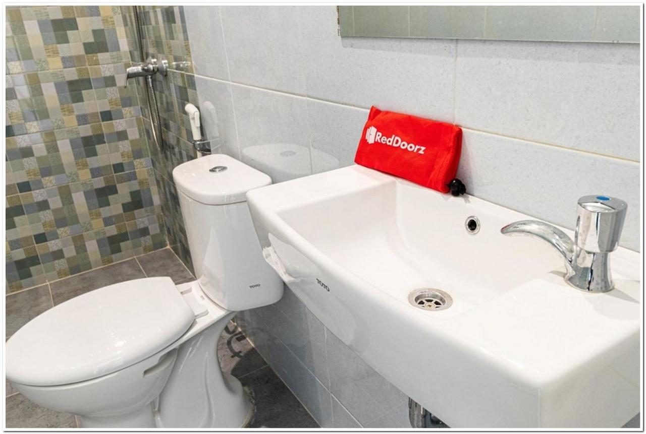 Reddoorz Plus @ Centrium Katamso Medan Eksteriør billede